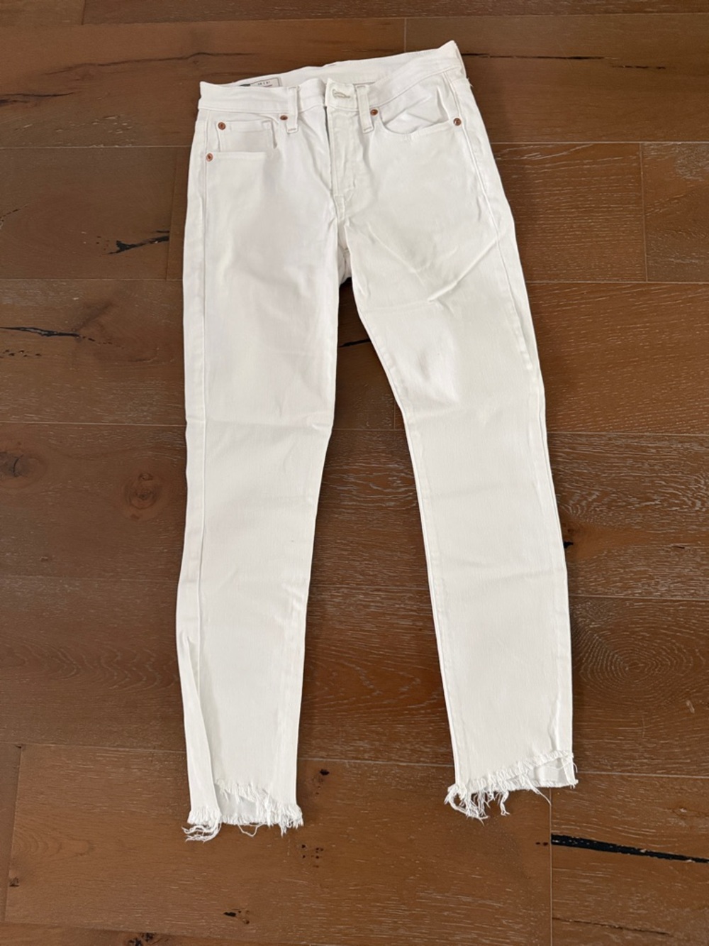 GAP White Frayed Hem Skinny Jeans